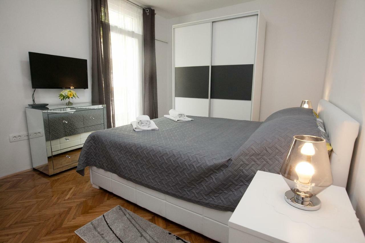 Downtown Apartment Kole Zadar Bagian luar foto